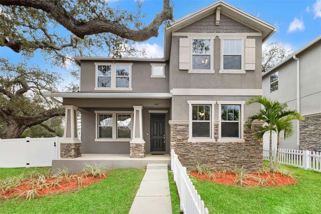 Single Family Residence in TAMPA