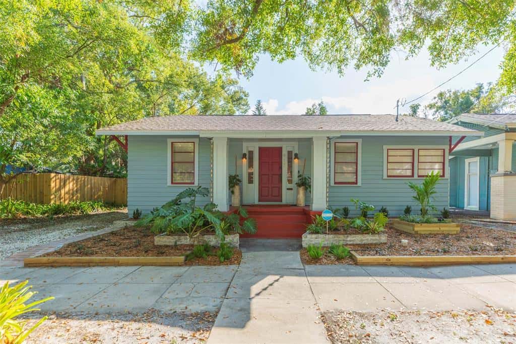 Single Family Residence in TAMPA