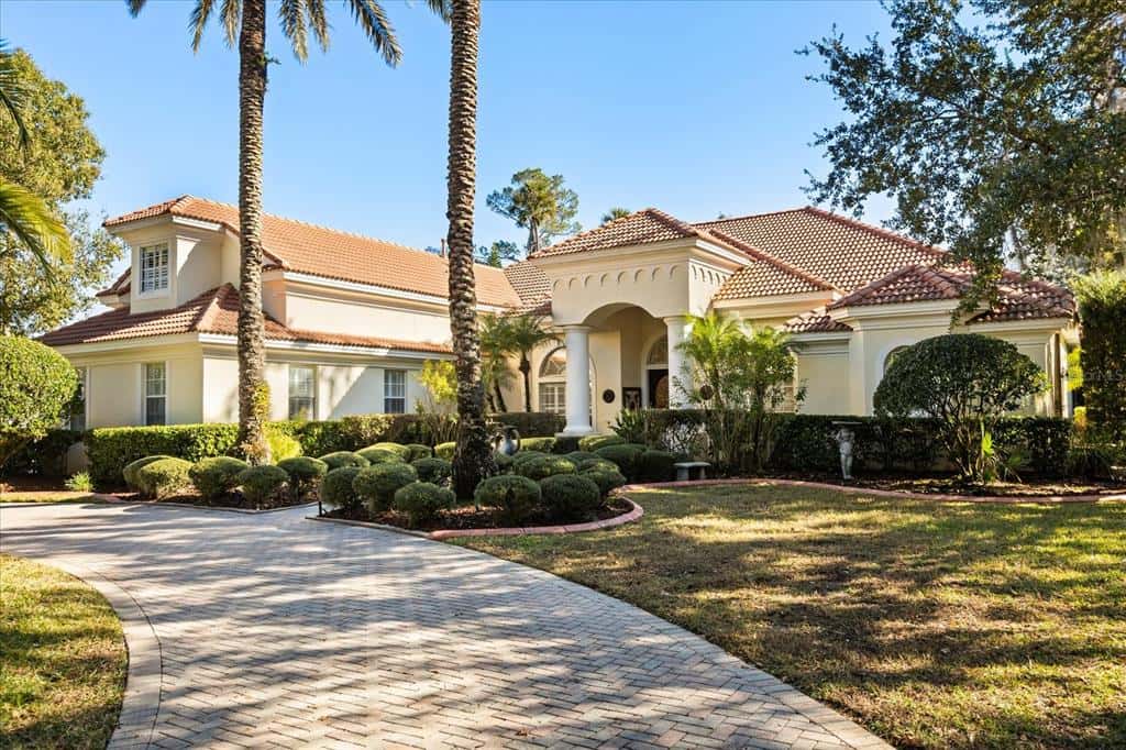 Single Family Residence in LONGWOOD