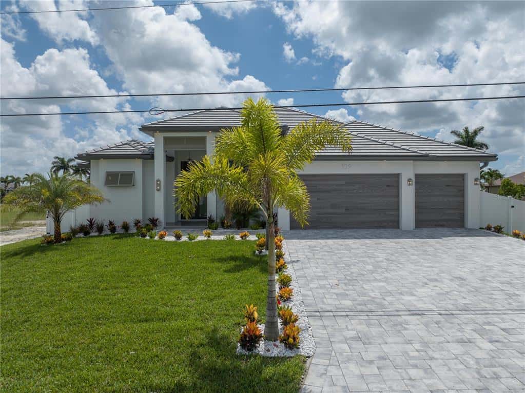Single Family Residence in CAPE CORAL