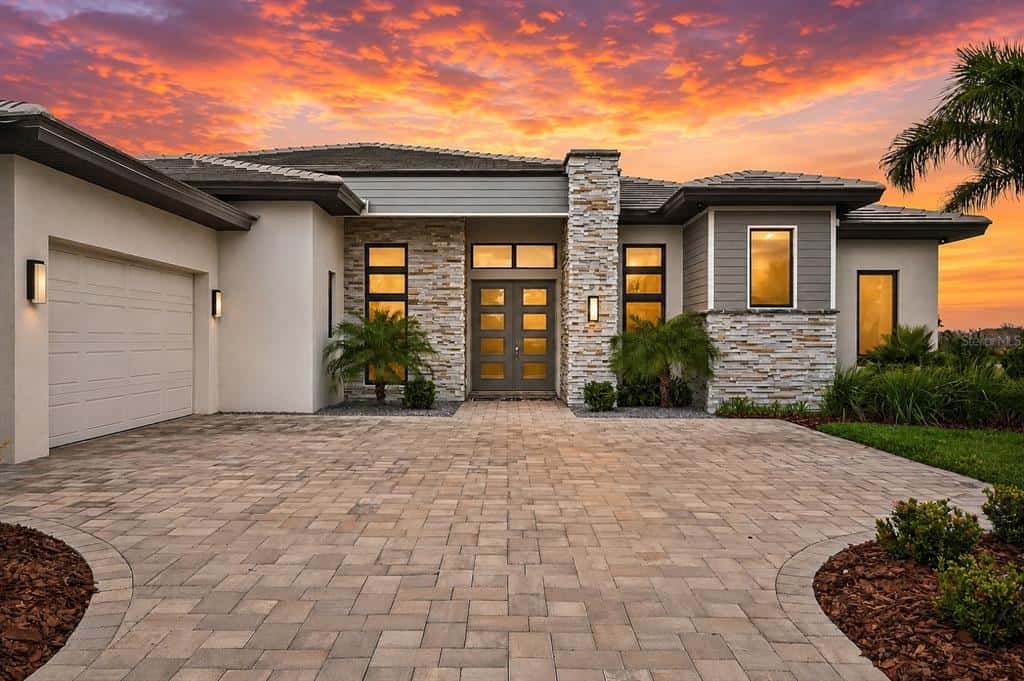 Single Family Residence in BRADENTON