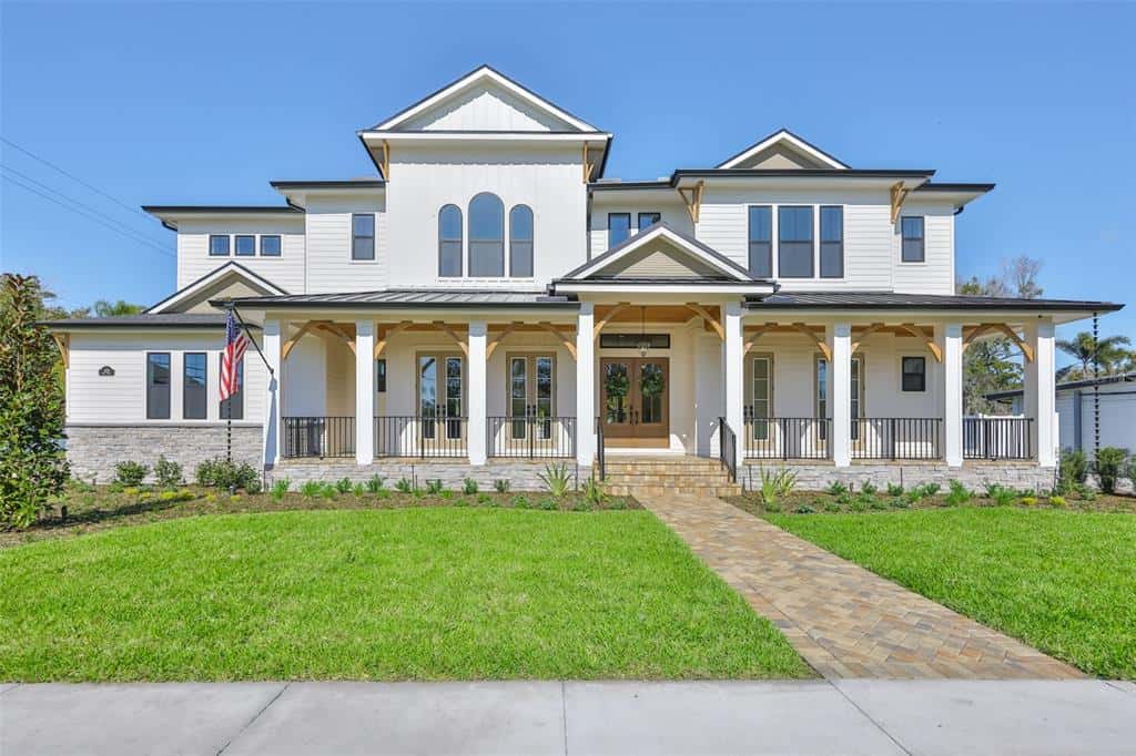 Single Family Residence in TAMPA