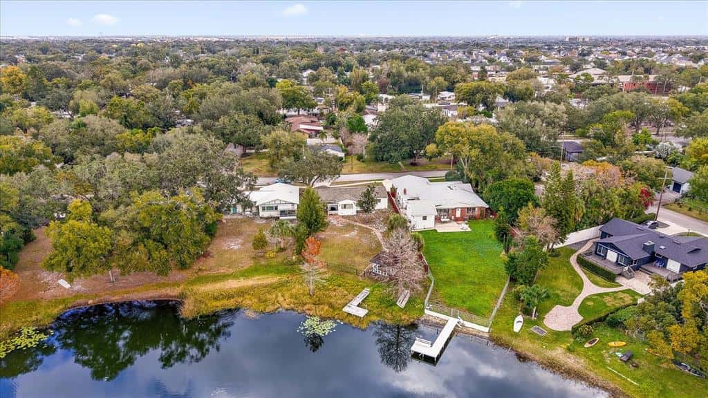 Single Family Residence in ORLANDO