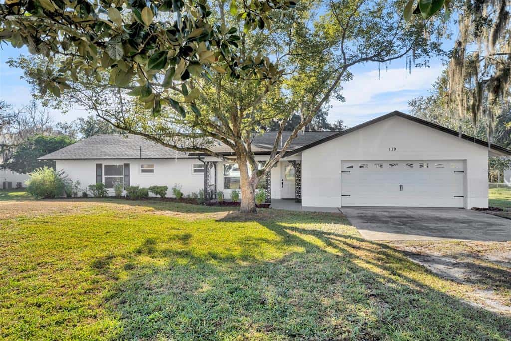 Single Family Residence in OVIEDO