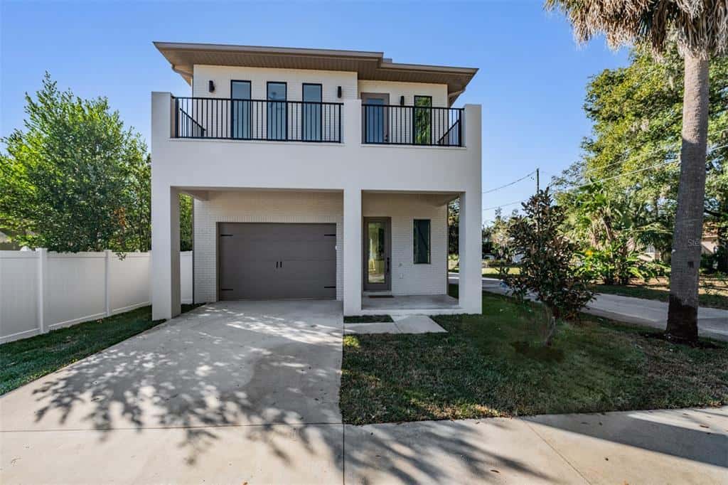 Single Family Residence in TAMPA
