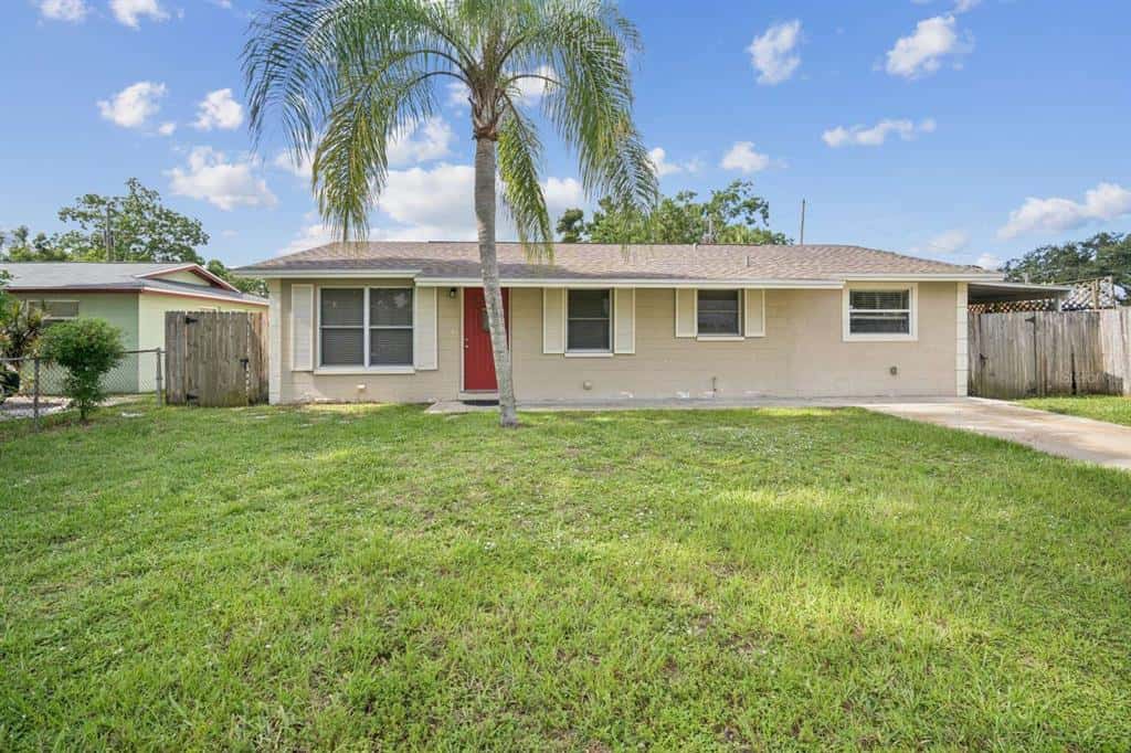 Single Family Residence in PINELLAS PARK
