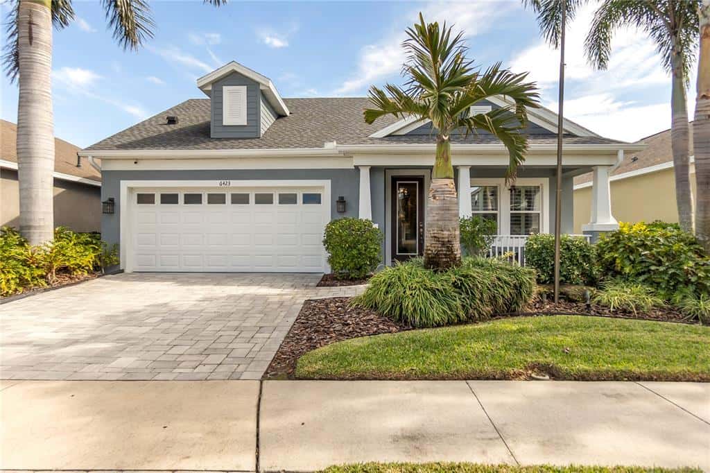 Single Family Residence in APOLLO BEACH
