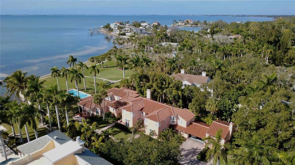 Single Family Residence in SARASOTA