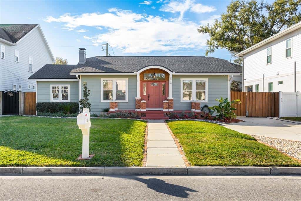 Single Family Residence in TAMPA