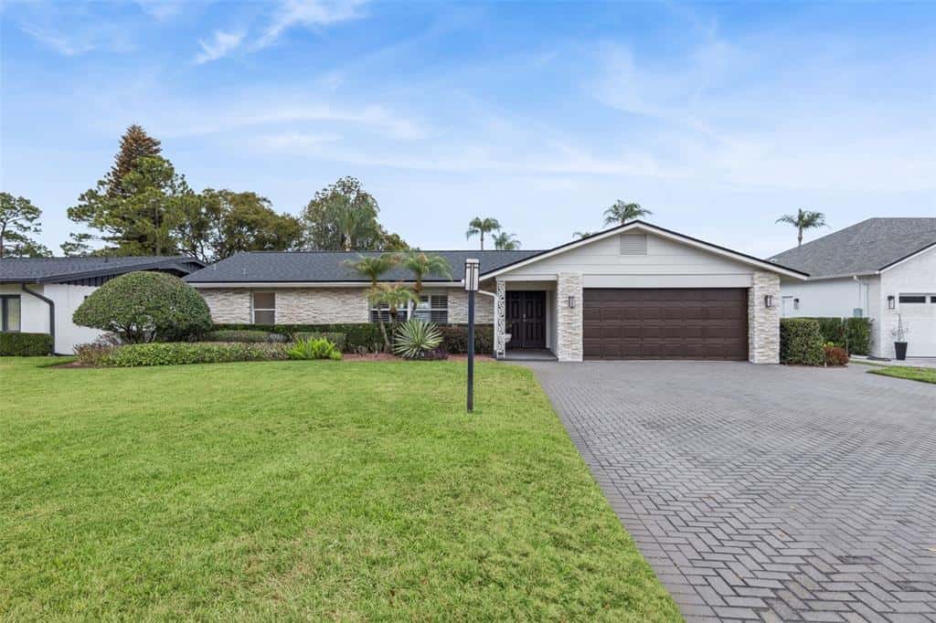 Single Family Residence in APOPKA