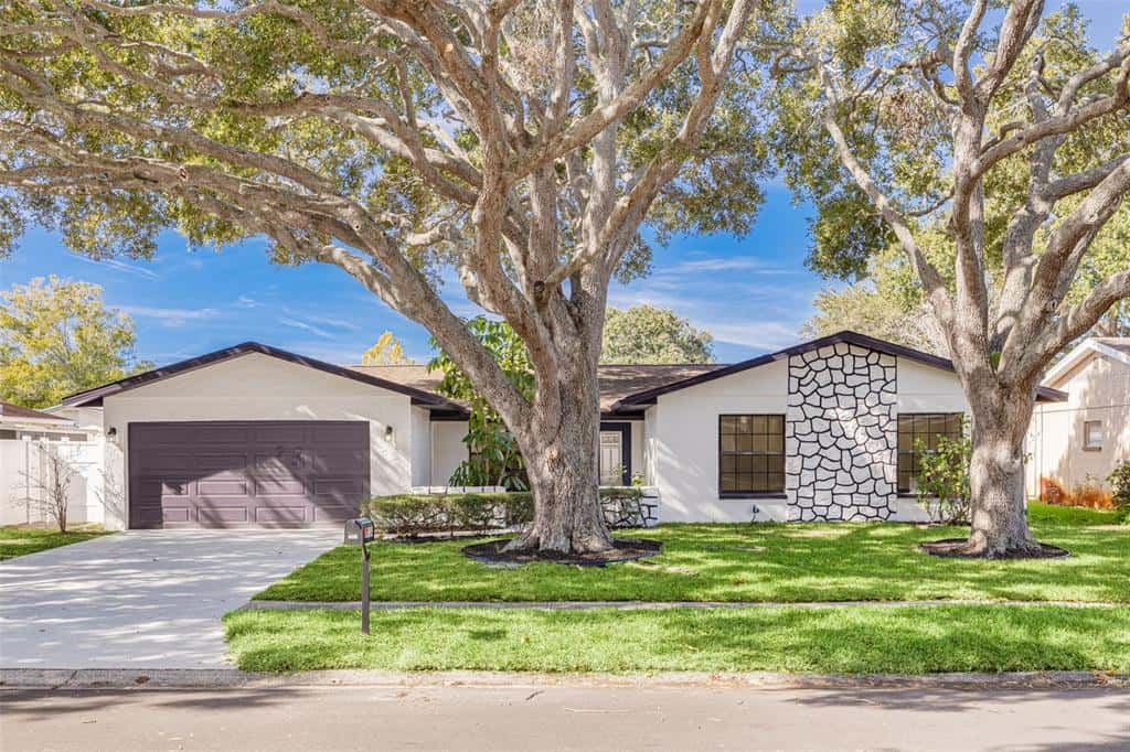 Single Family Residence in CLEARWATER