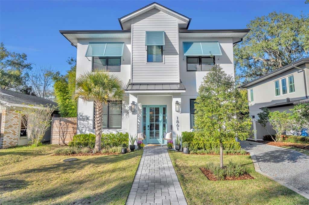 Single Family Residence in WINTER PARK