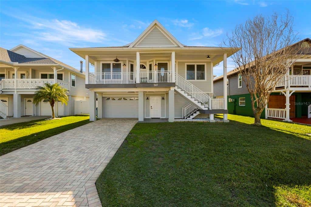 Single Family Residence in TREASURE ISLAND