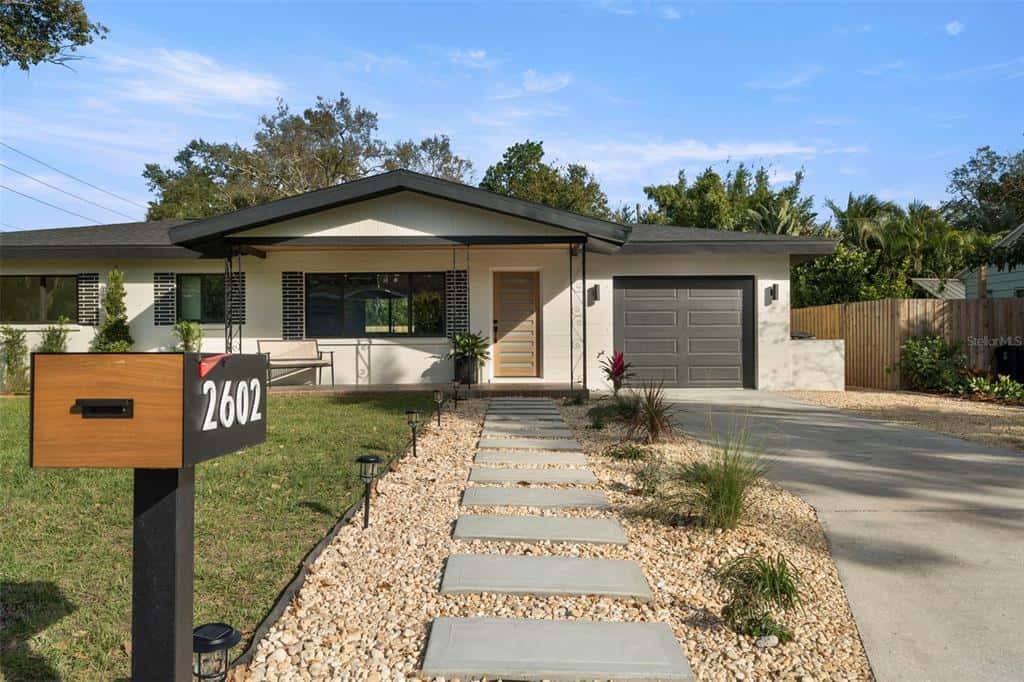 Single Family Residence in GULFPORT