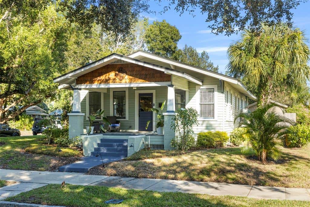 Single Family Residence in TAMPA