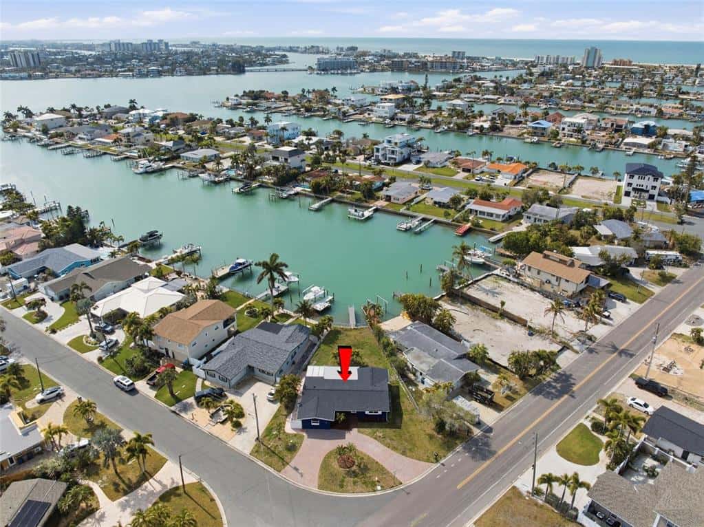 Single Family Residence in TREASURE ISLAND