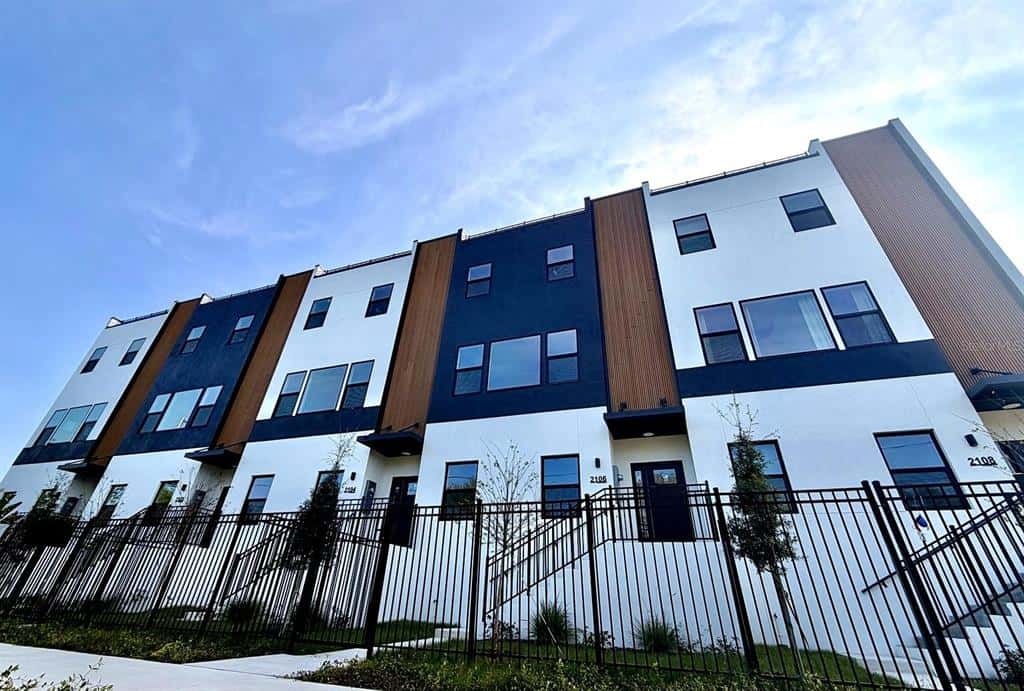 Townhouse in ST PETERSBURG