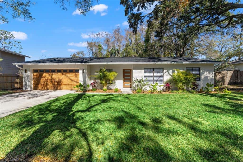 Single Family Residence in TAMPA
