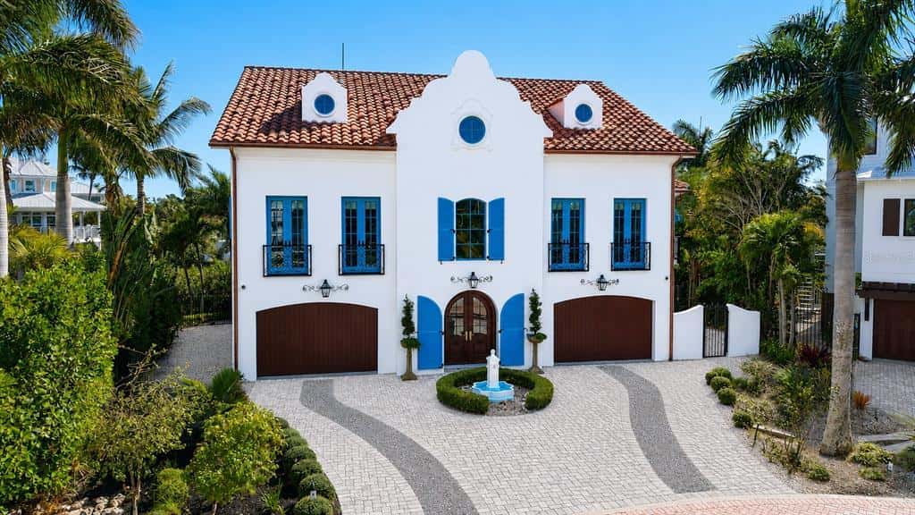 Single Family Residence in ANNA MARIA