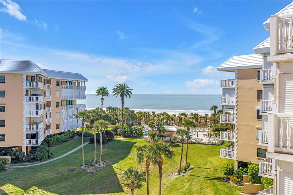 Condominium in ST PETE BEACH
