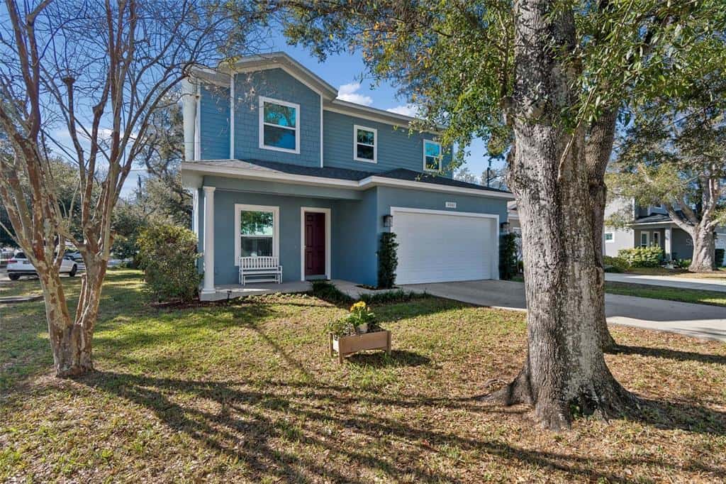 Single Family Residence in TAMPA
