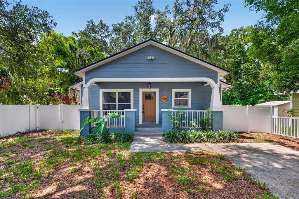 Single Family Residence in TAMPA
