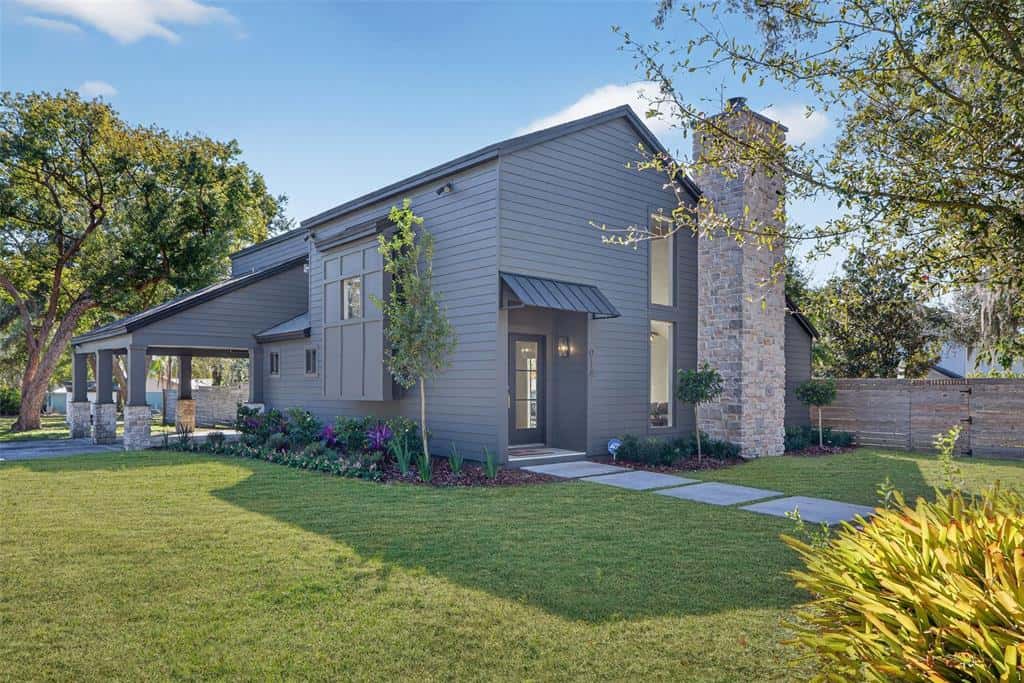 Single Family Residence in TAMPA