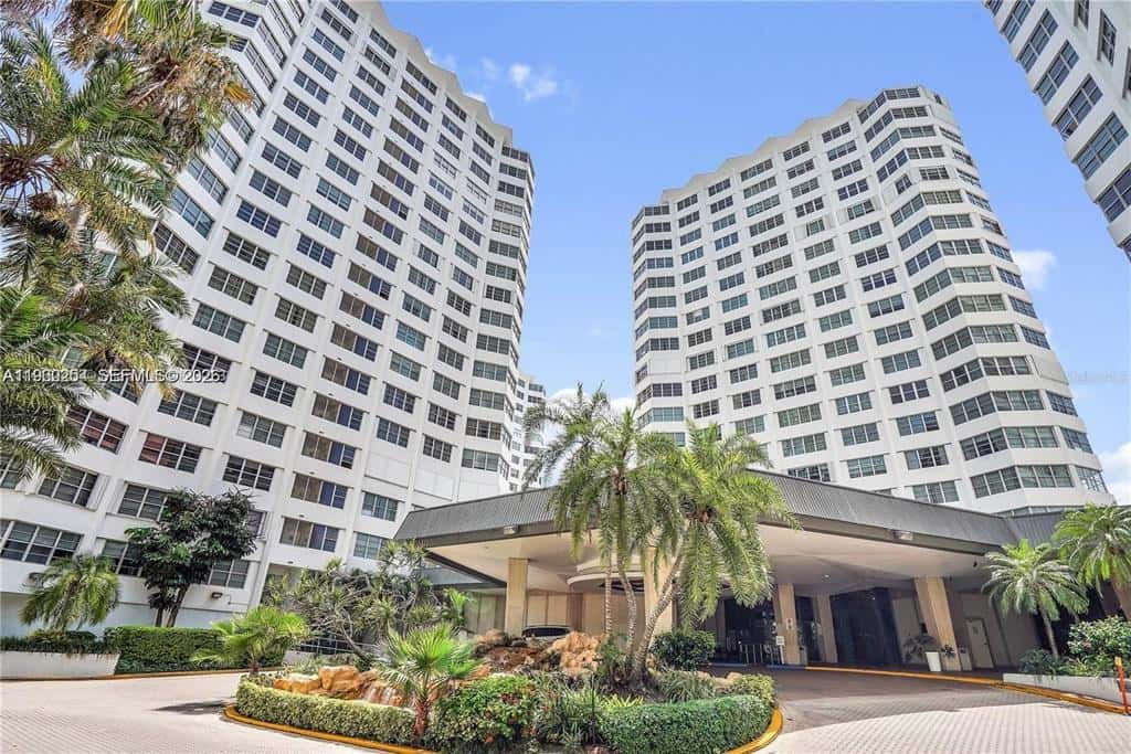 Condominium in MIAMI