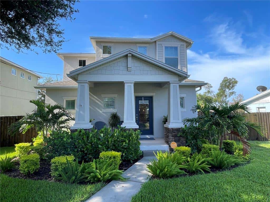 Single Family Residence in TAMPA