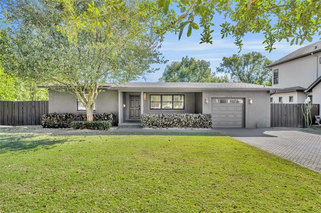 Single Family Residence in WINTER PARK