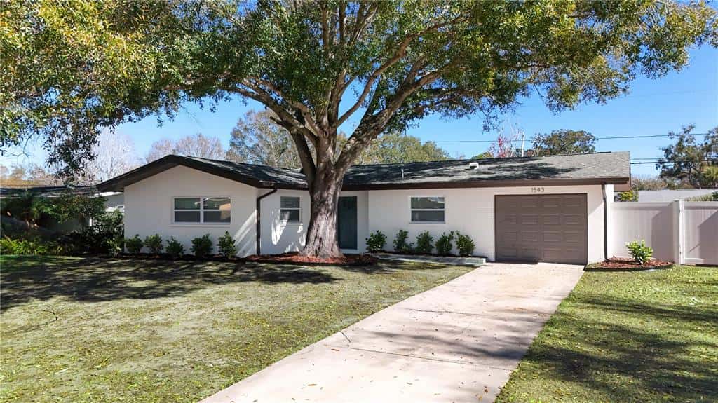 Single Family Residence in CLEARWATER