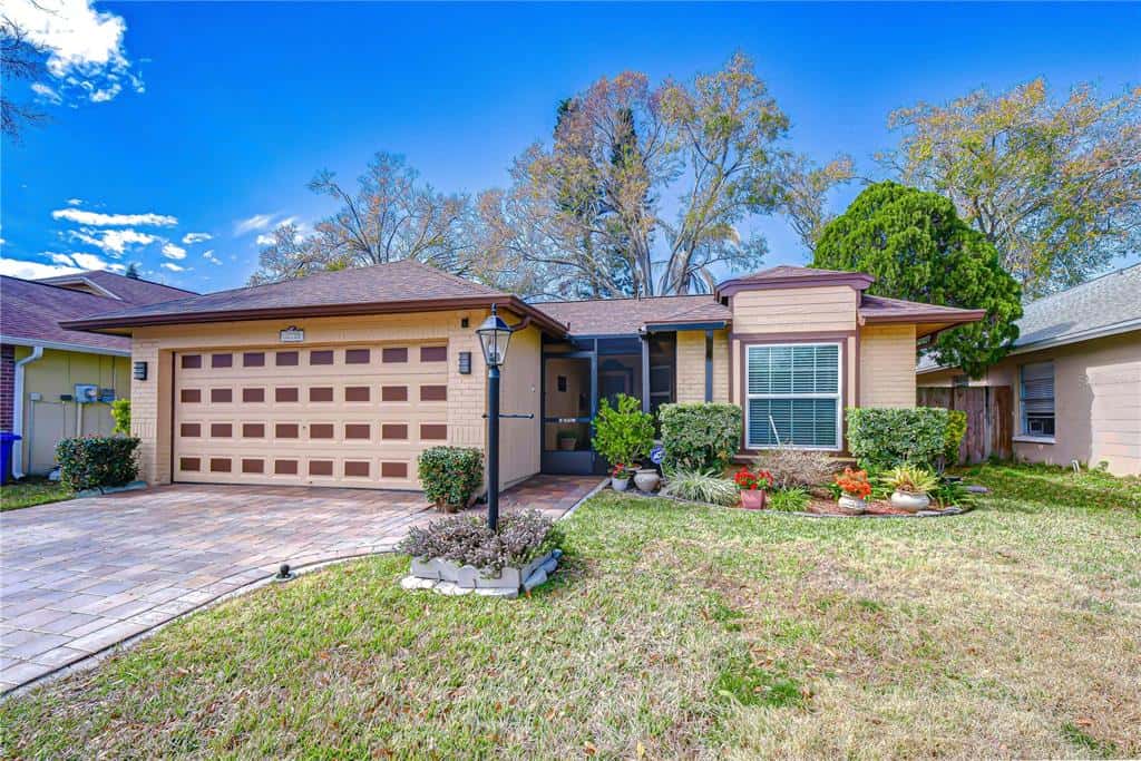 Single Family Residence in TAMPA