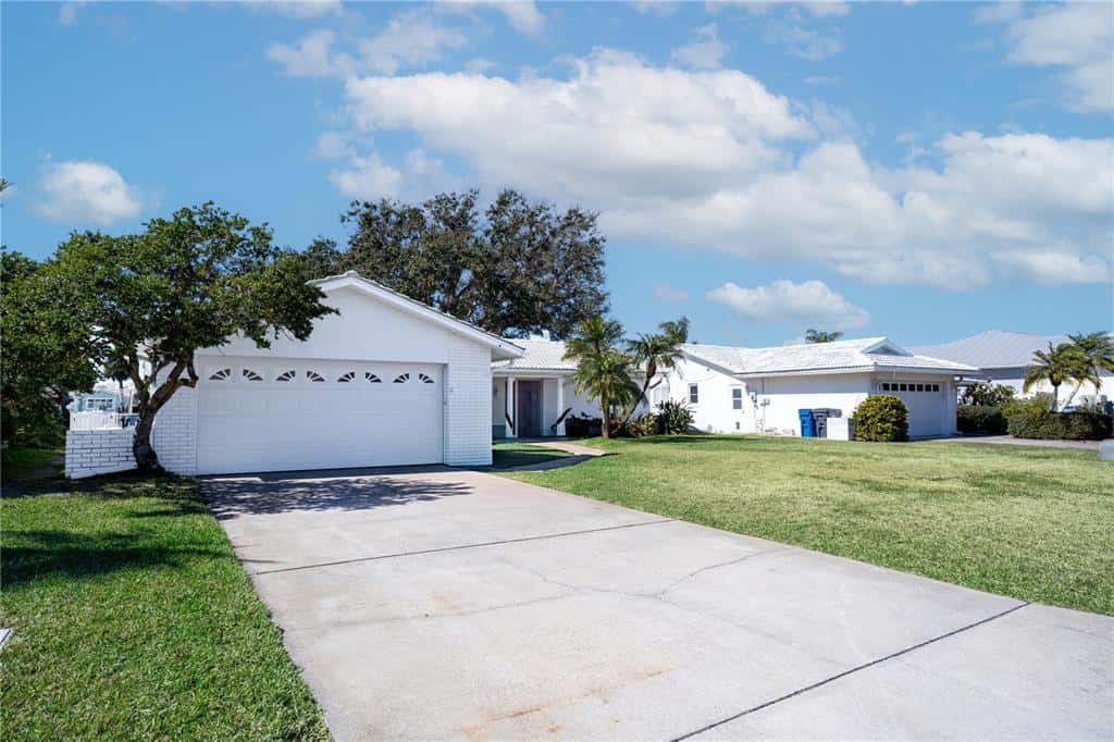 Single Family Residence in TREASURE ISLAND