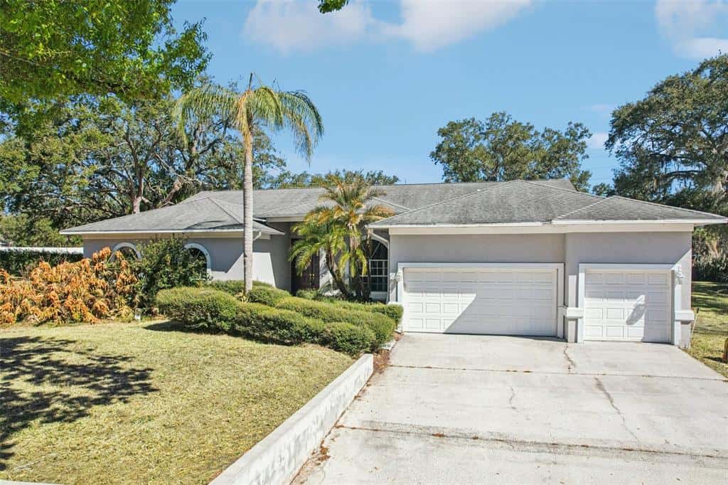 Single Family Residence in BRANDON