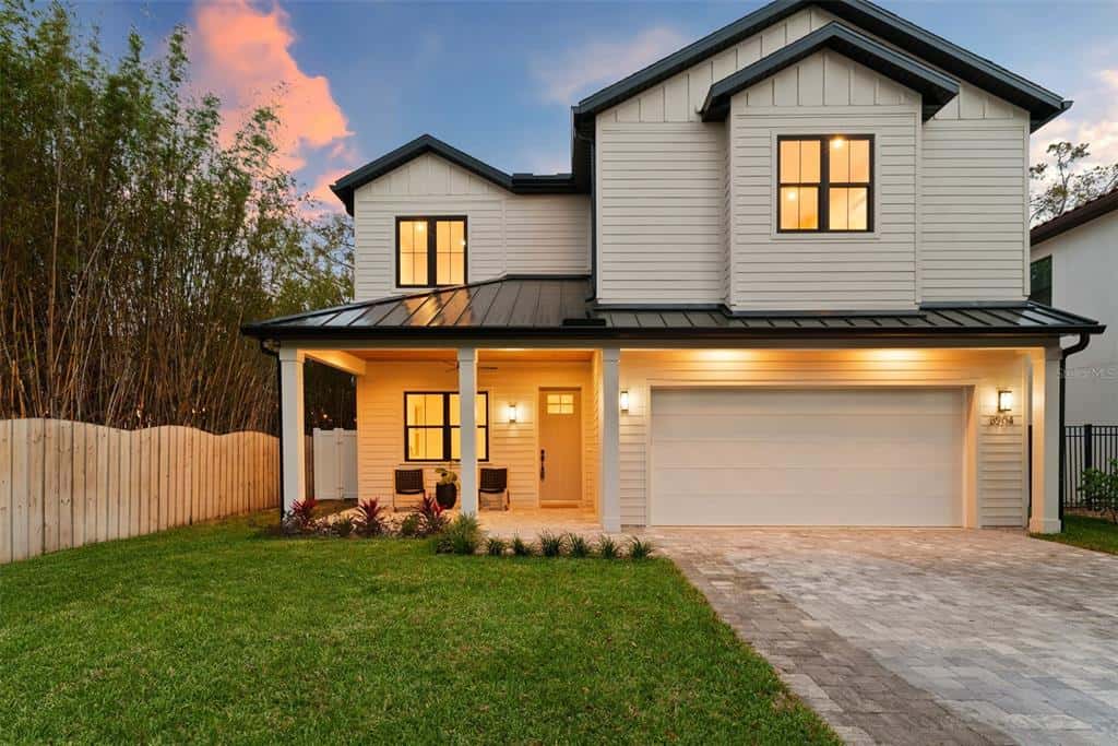 Single Family Residence in TAMPA