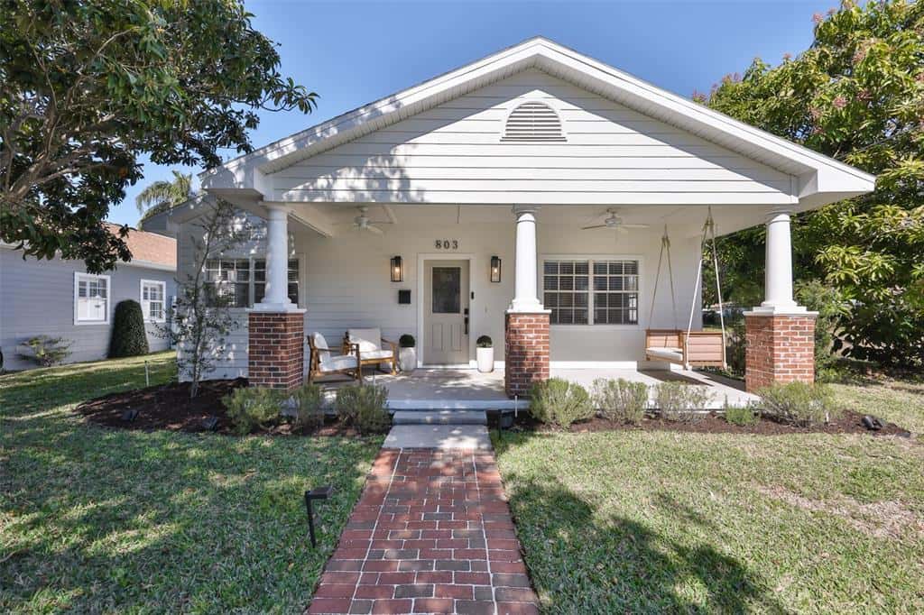 Single Family Residence in TAMPA