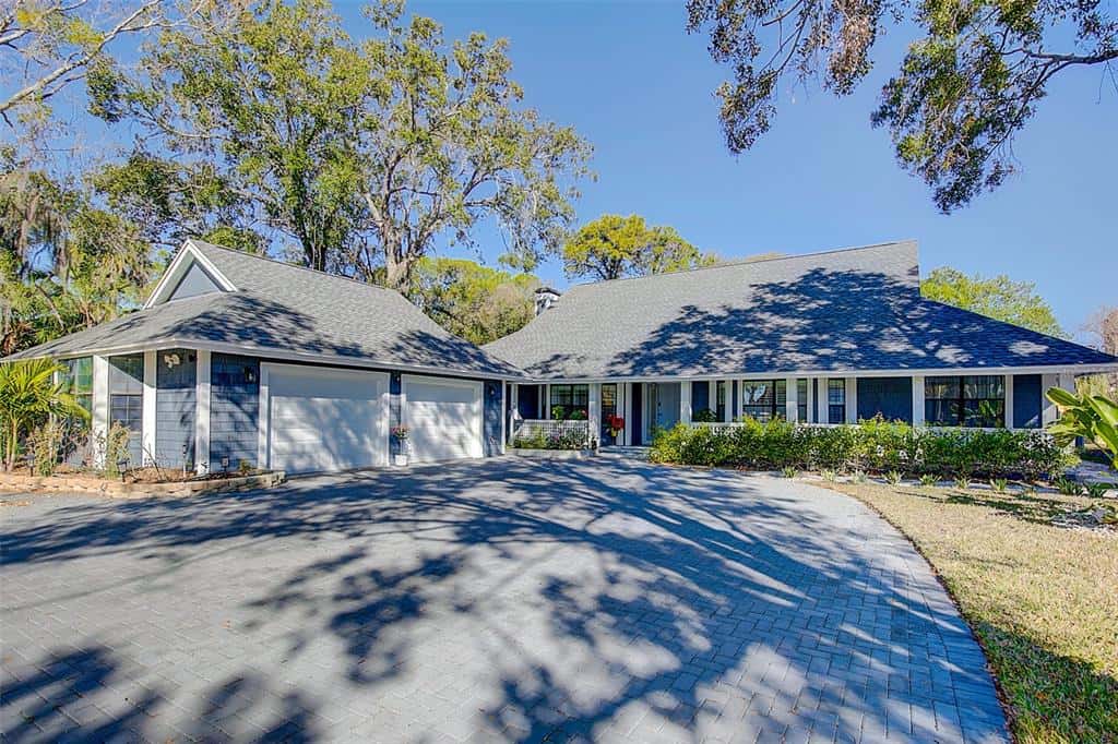 Single Family Residence in TAMPA