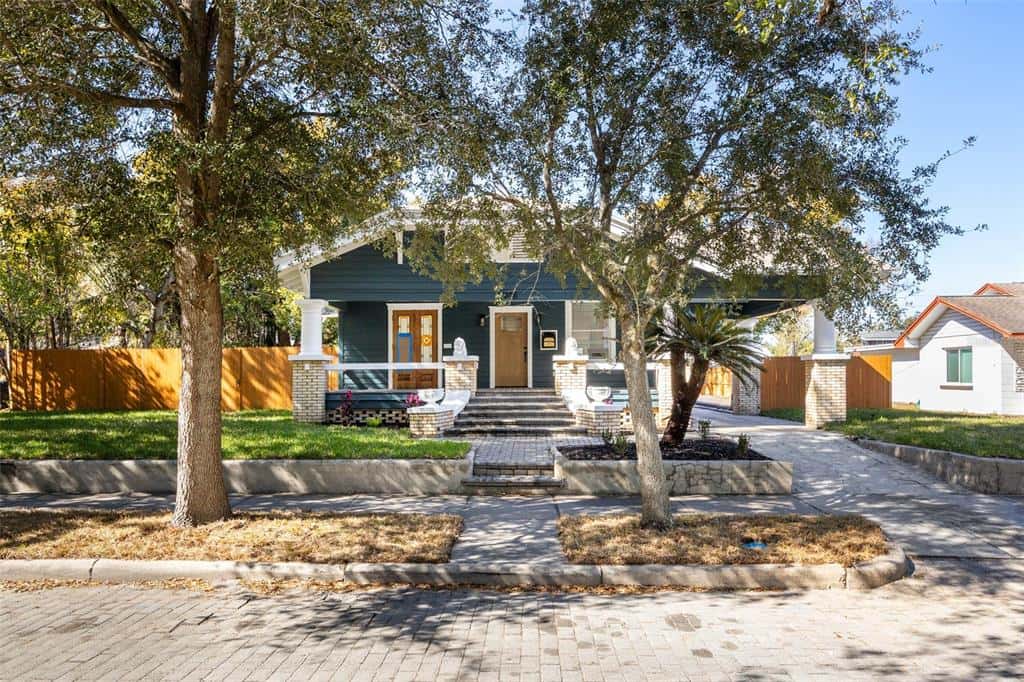Single Family Residence in TAMPA