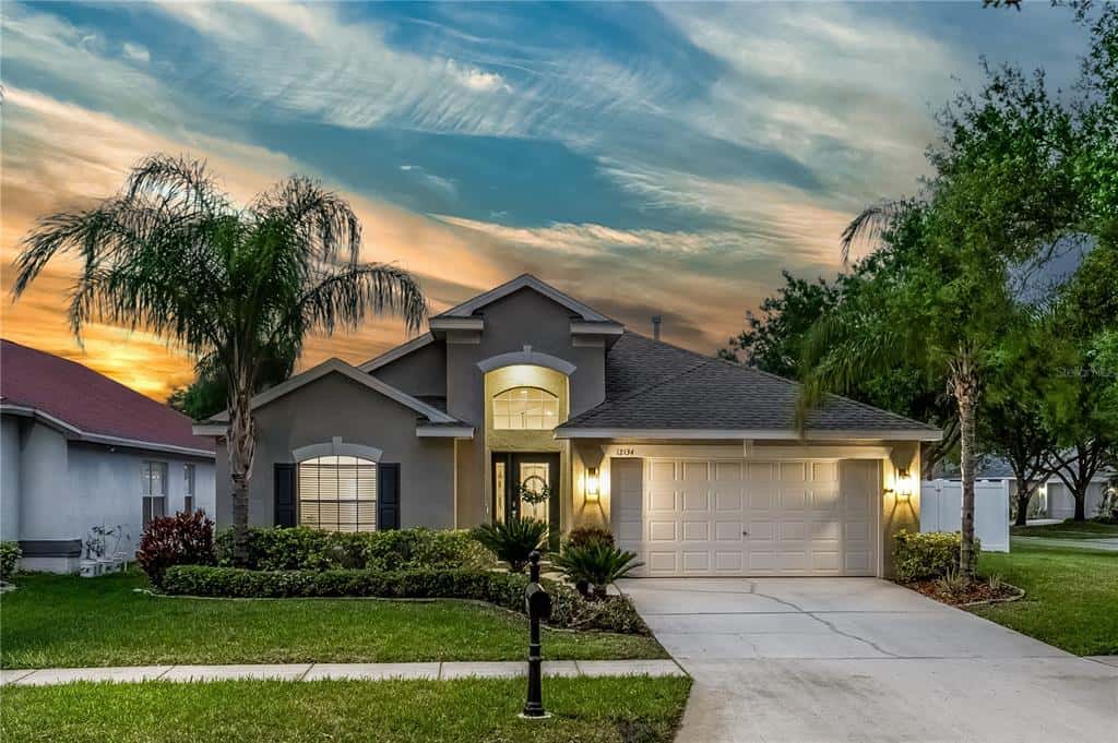 Single Family Residence in TAMPA