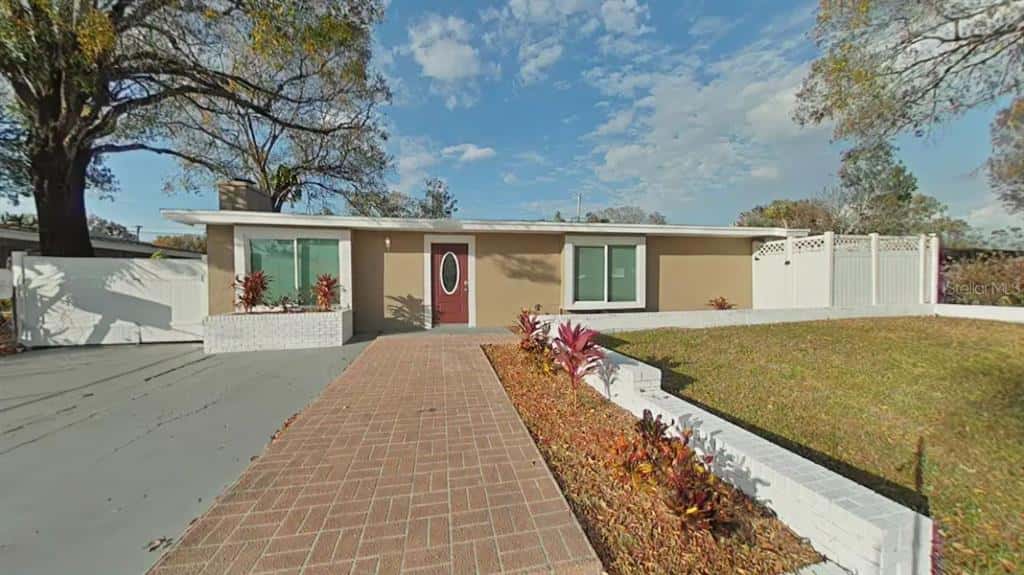 Single Family Residence in TAMPA