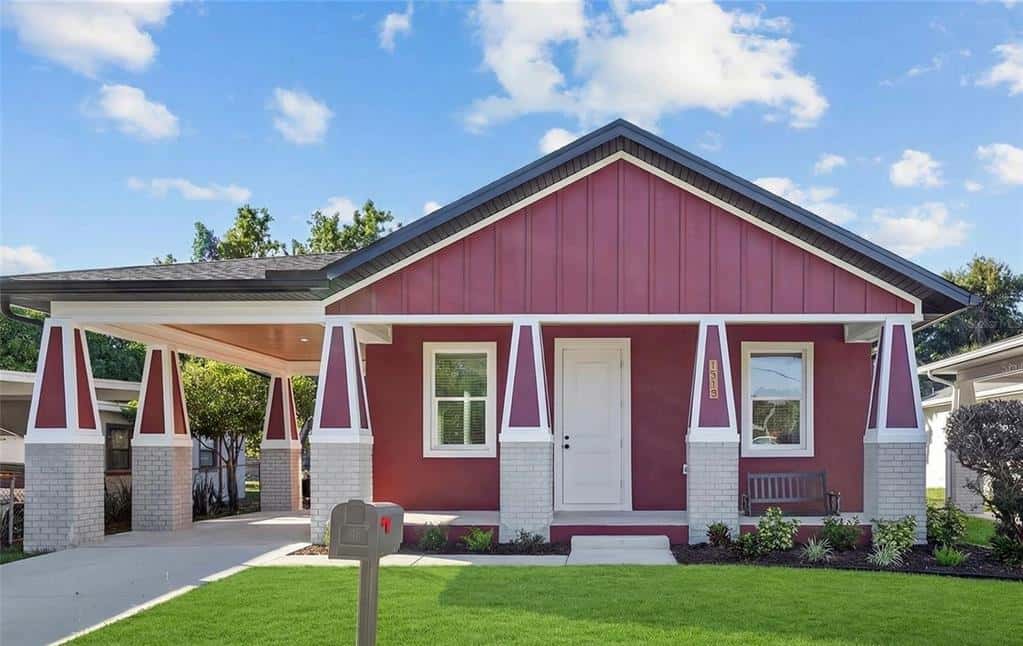 Single Family Residence in TAMPA
