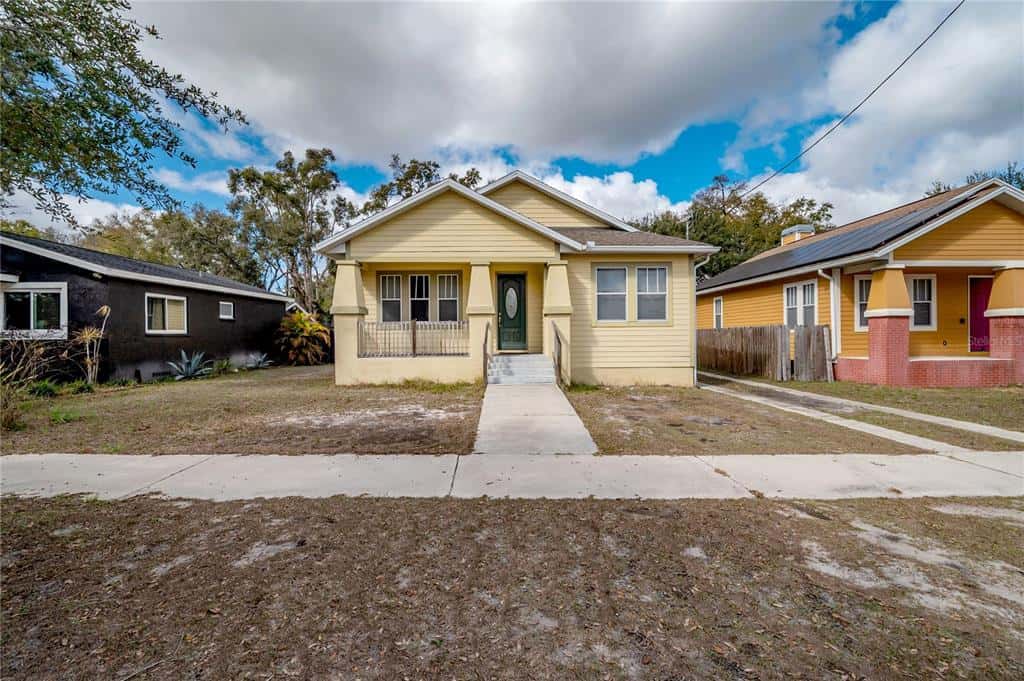 Single Family Residence in TAMPA