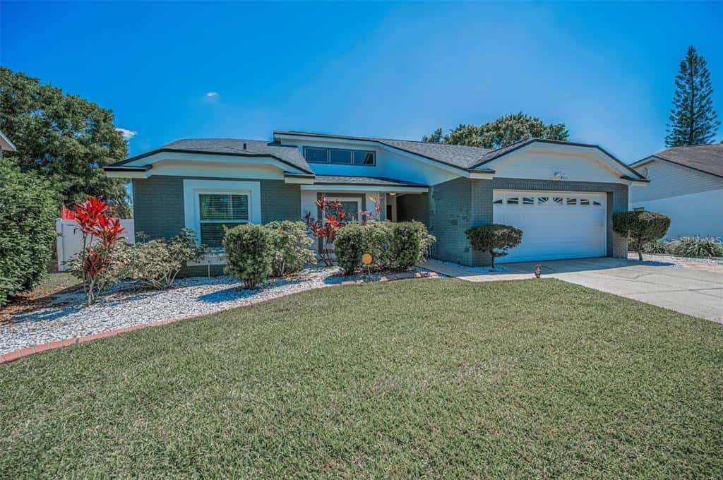 Single Family Residence in TAMPA