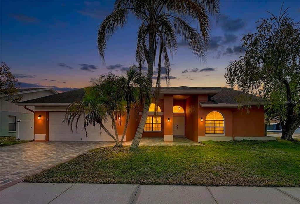 Single Family Residence in TAMPA