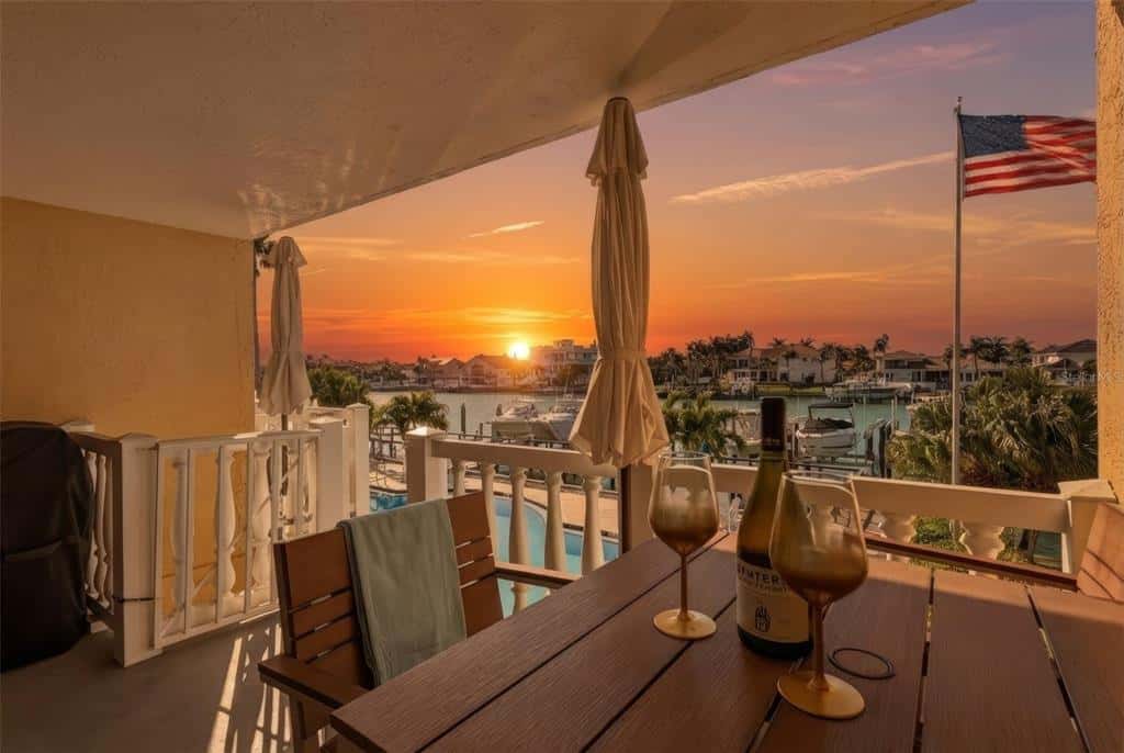 Townhouse in TIERRA VERDE