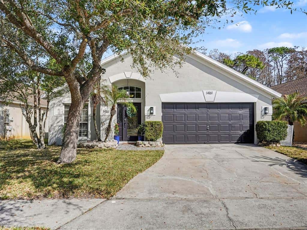 Single Family Residence in ORLANDO