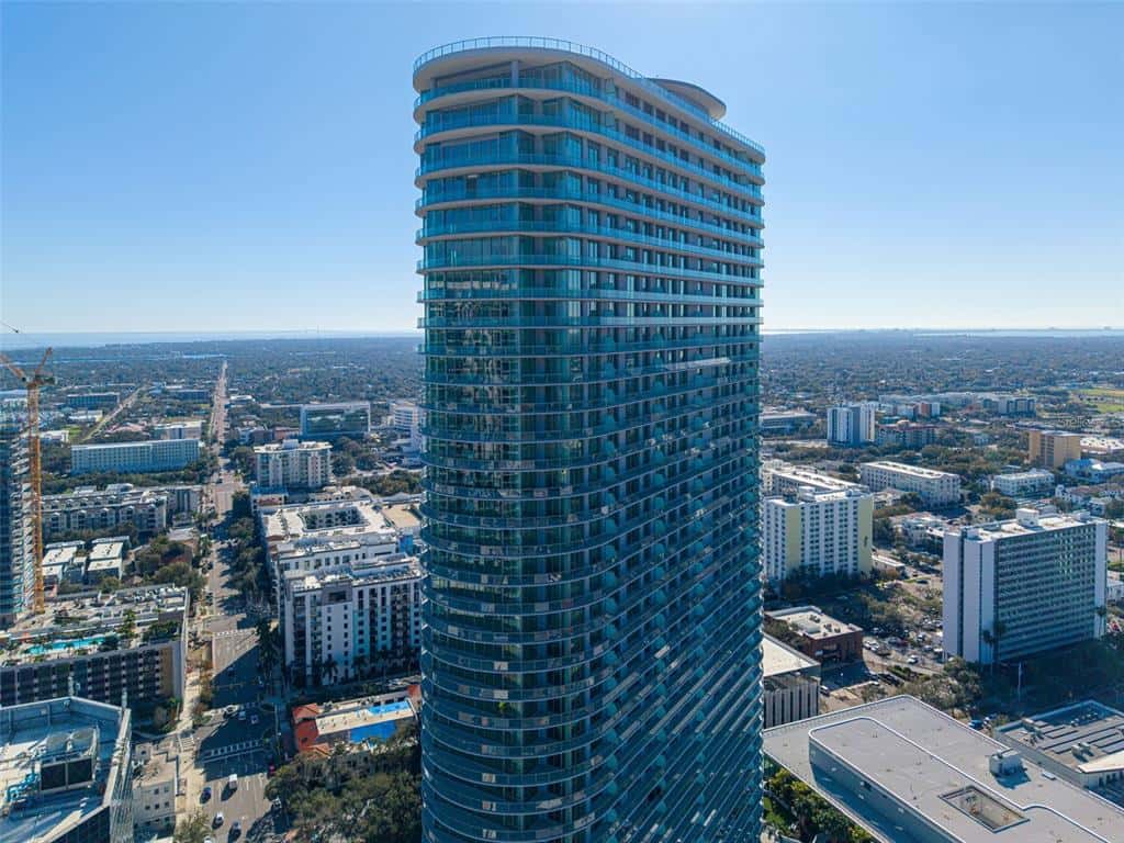 Condominium in ST PETERSBURG