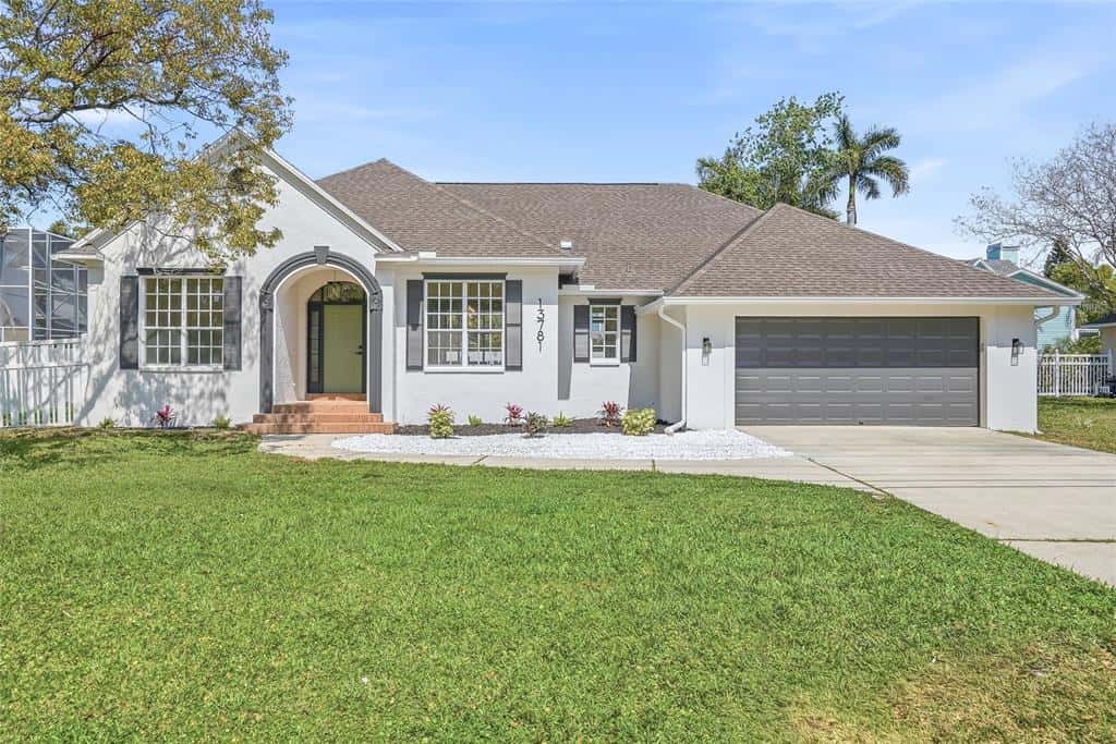 Single Family Residence in SEMINOLE
