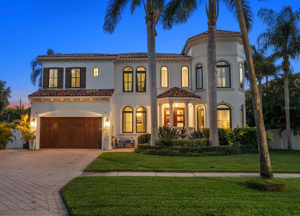 Single Family Residence in TAMPA