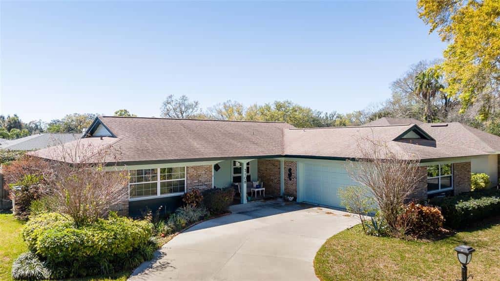 Single Family Residence in TAMPA